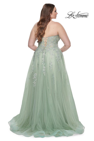 Plus Sizes Style Number 31570 - 2