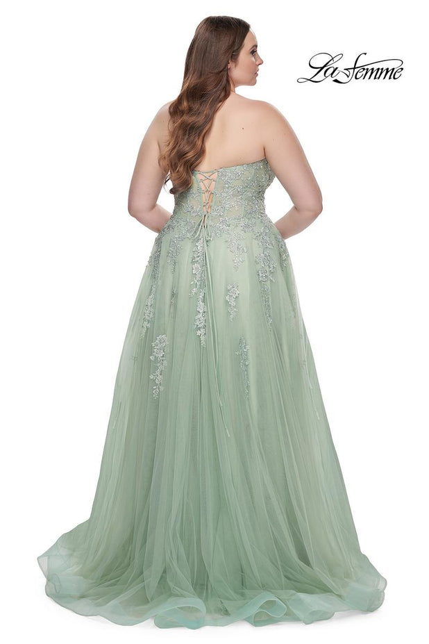 Plus Sizes Style Number 31570 - 2