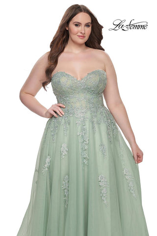 Plus Sizes Style Number 31570 - 18