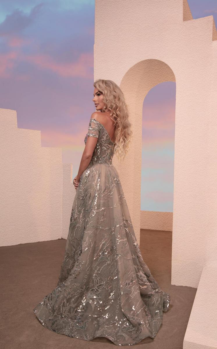 MNM Couture Style Number M0102 - 6