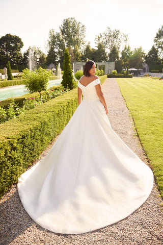 Paloma Blanca Style Number 4977 - 4