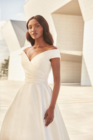 Paloma Blanca Style Number 4977 - 5