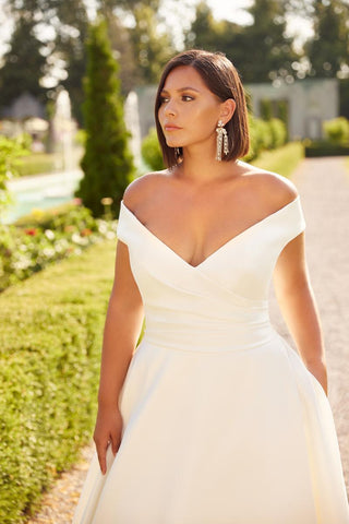 Paloma Blanca Style Number 4977 - 6