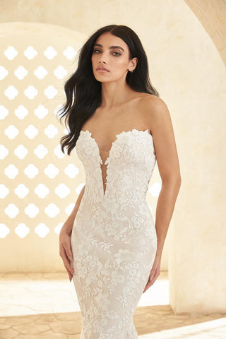 Paloma Blanca Style Number 5009 - 3