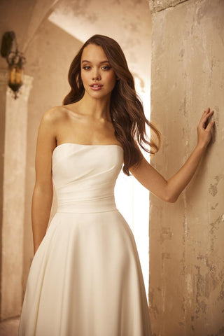 Paloma Blanca Style Number P5108 - 4