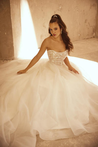 Paloma Blanca Style Number P5113 - 4