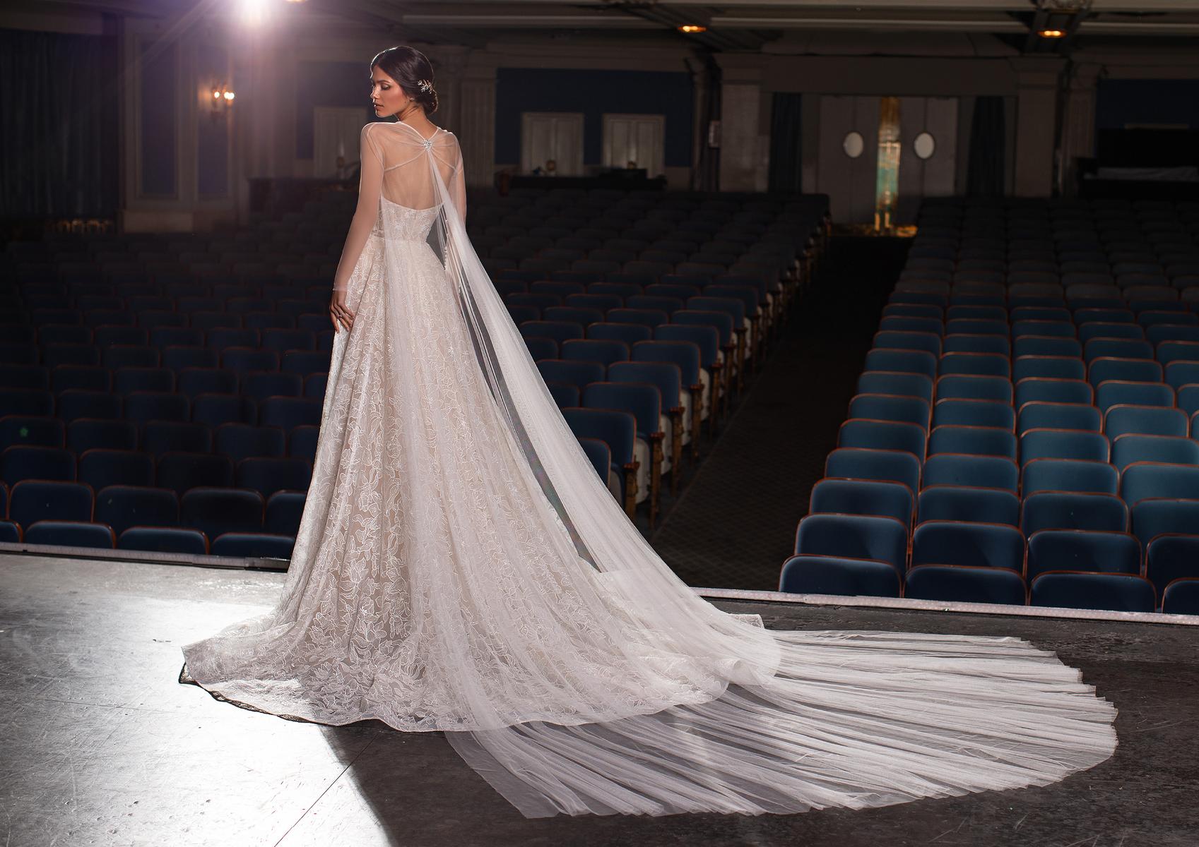 Privee Collection Style Number VELEZ - 4