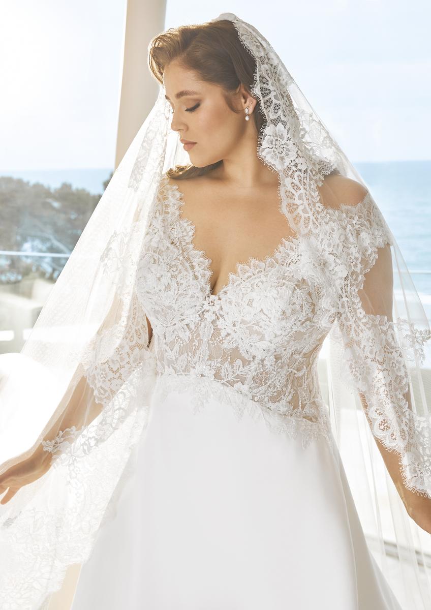 Pronovias Style Number EDIE - 5