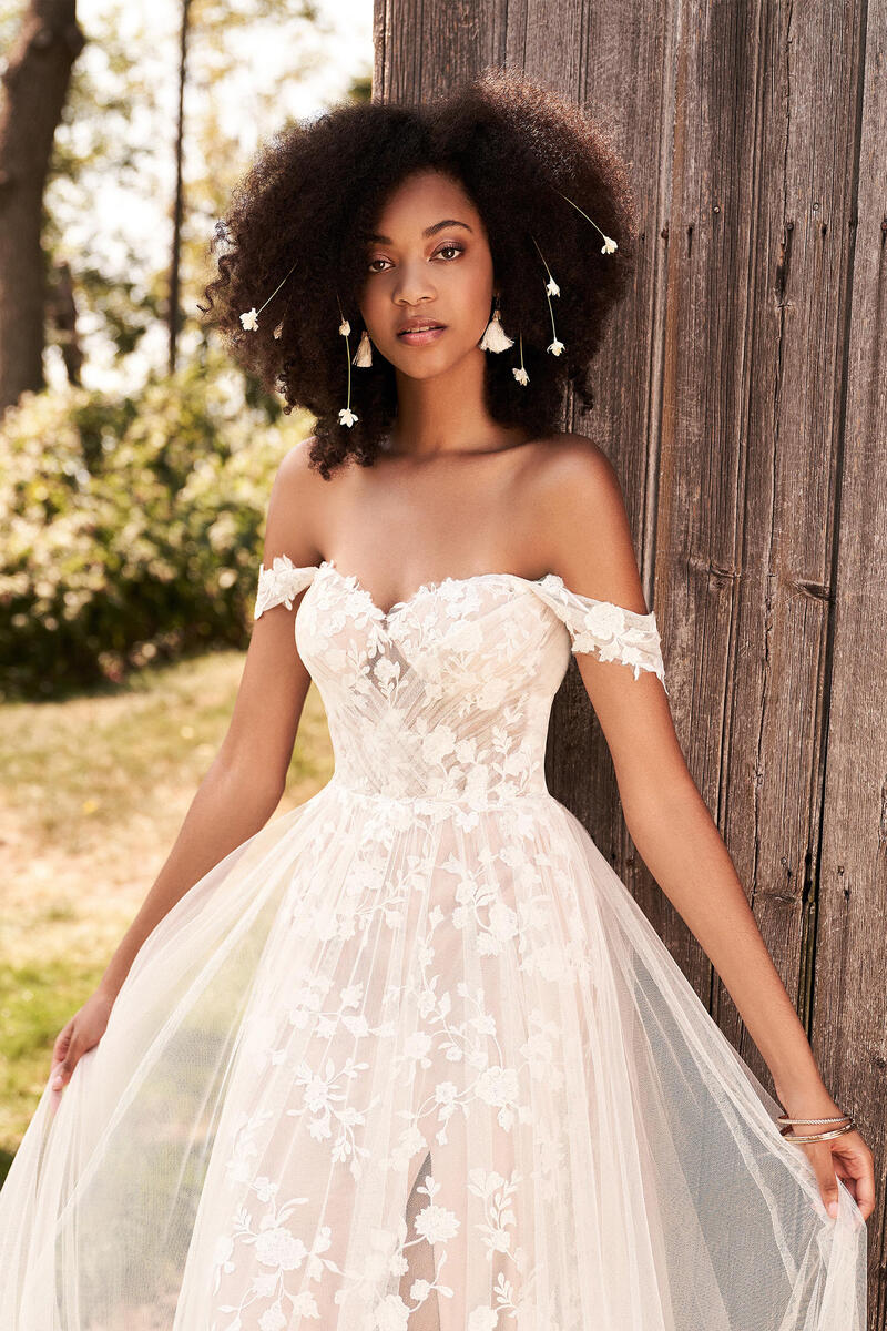 Lilian West Style Number 66184 - 4