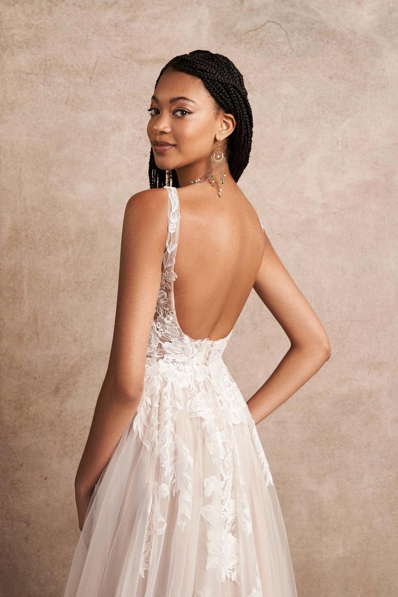 Lilian West Style Number 66225 - 4
