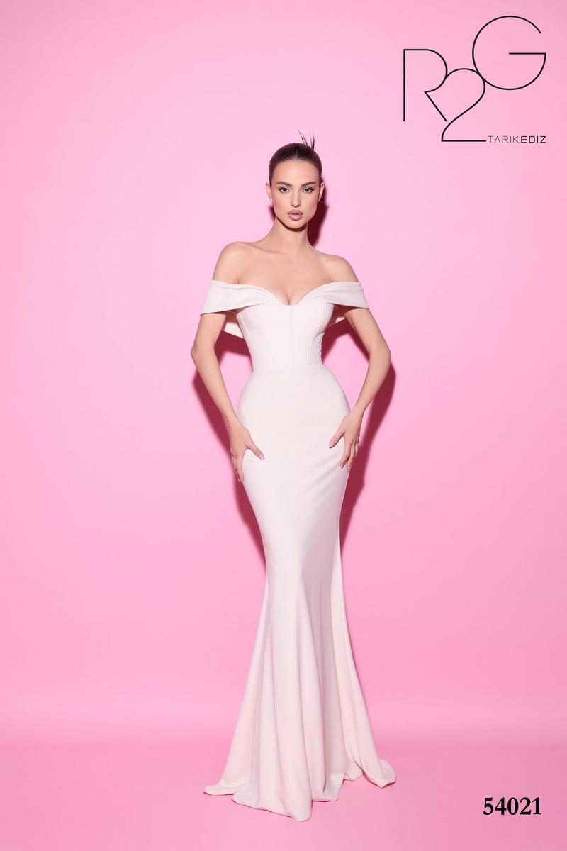 Tarik Ediz Prom Style Number 54021 - 3