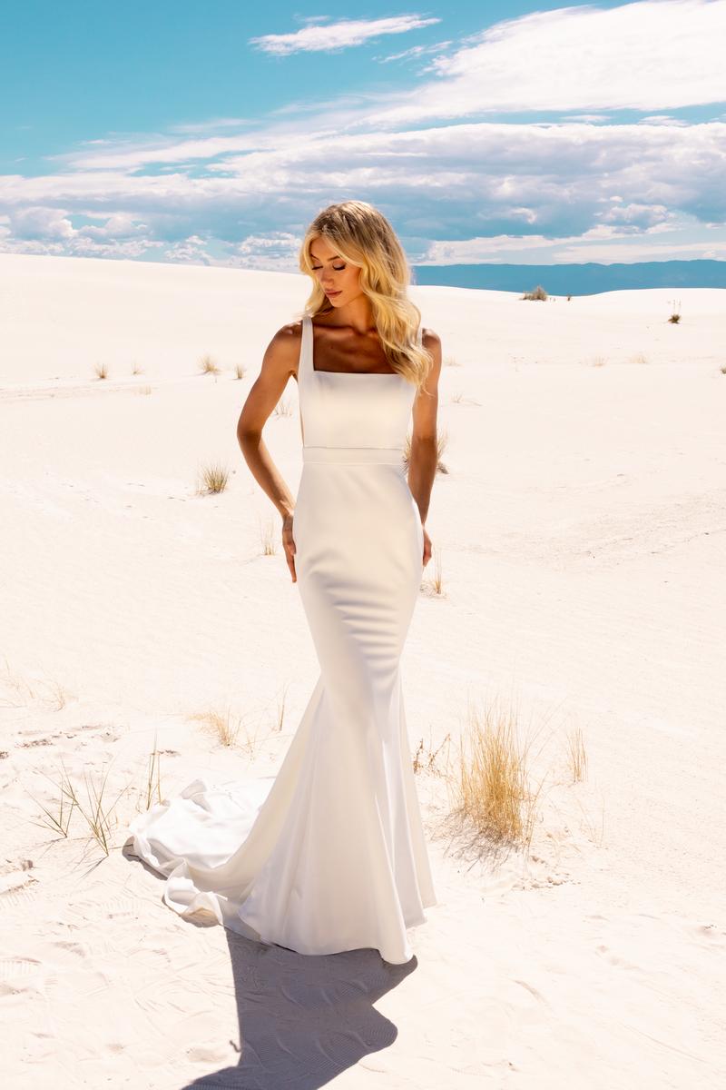 一番くじ ホロライブ 〜Wedding Dress Style〜 Crepe Mermaid Wedding Dress with Square Neckline – Lotus