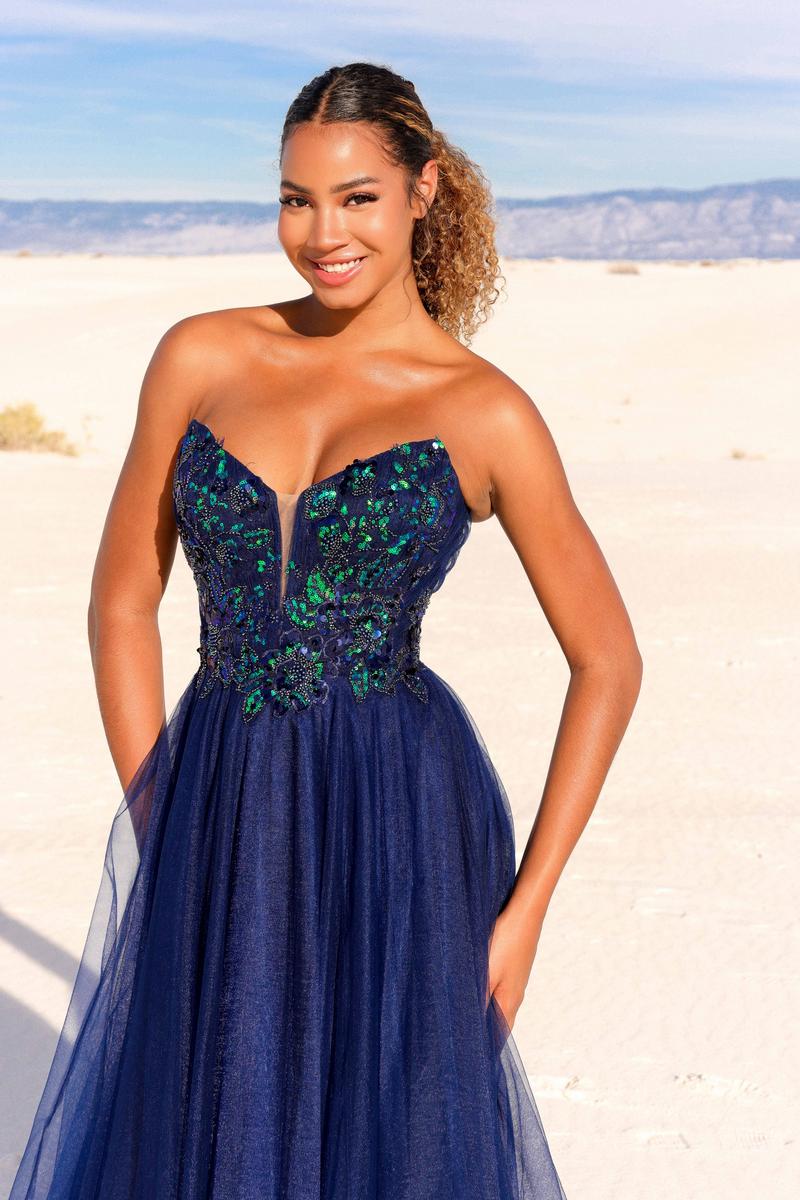 Vienna Prom Style Number 7887 - 3
