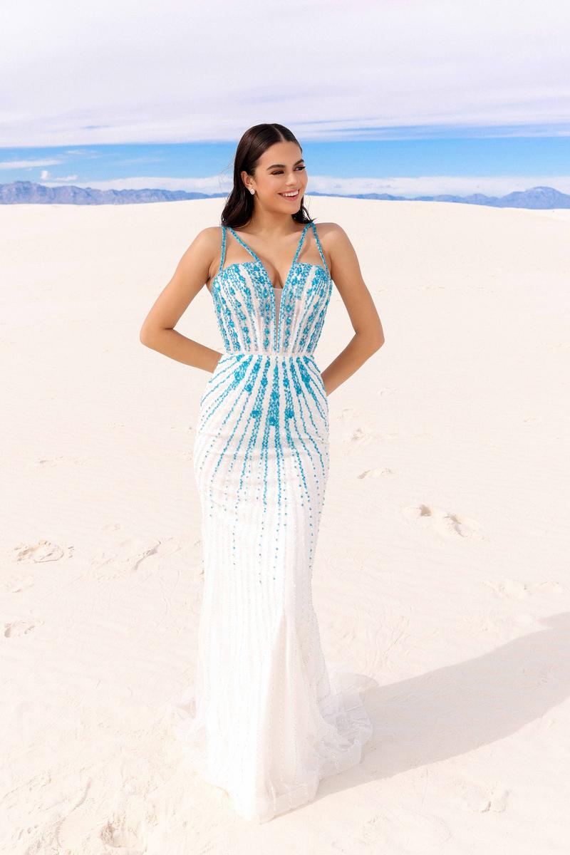 Vienna Prom Style Number 8864 - 4