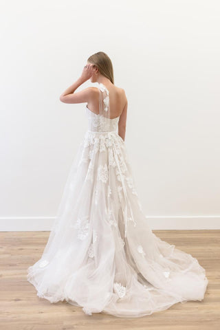 Willowby Style Number 50107 - 2