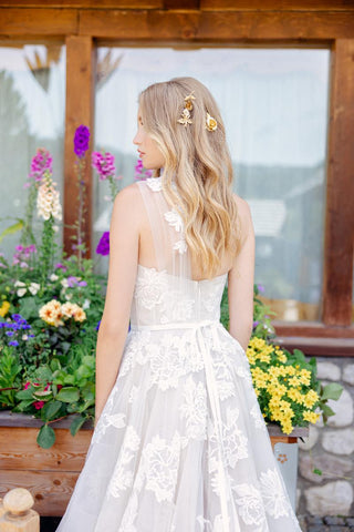 Willowby Style Number 50107 - 5