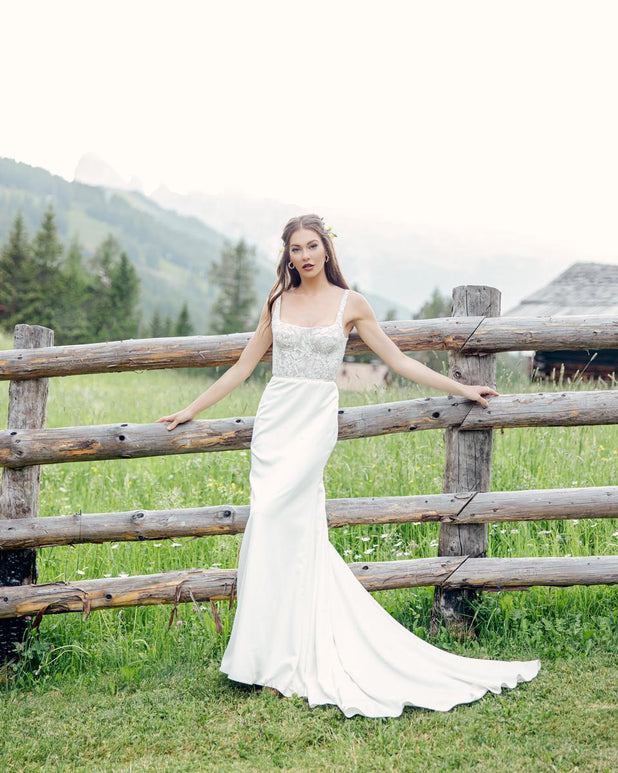 Willowby Style Number 50400 - 1