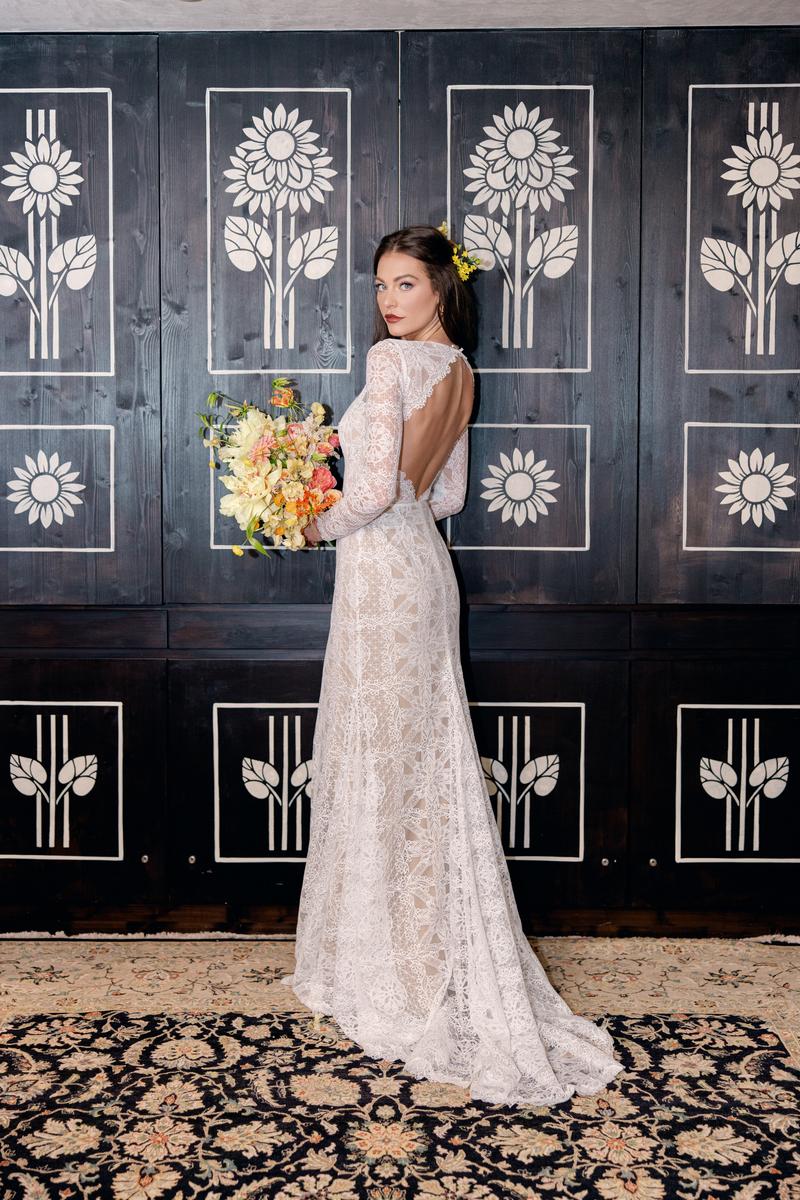 Willowby Style Number 50610 - 2