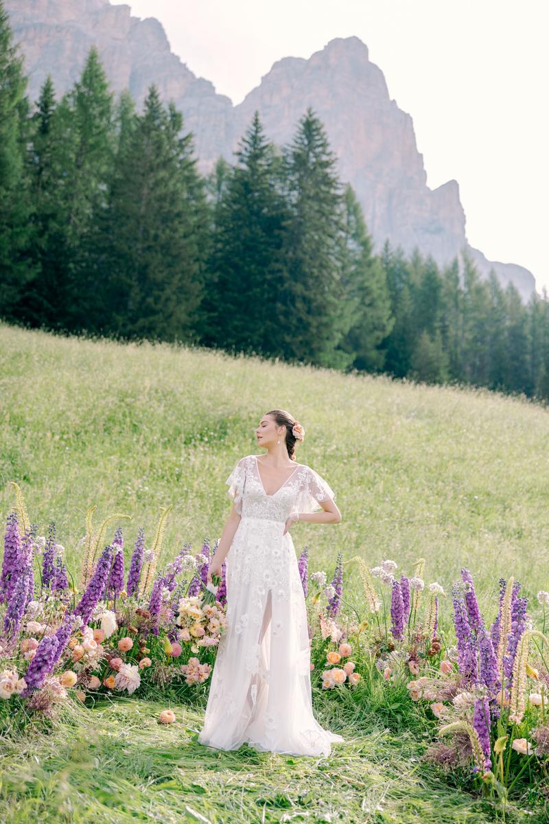 Willowby Style Number 50710 - 3