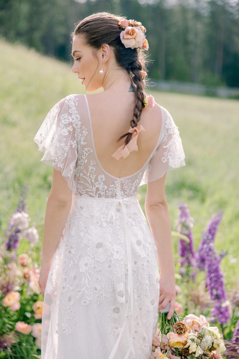Willowby Style Number 50710 - 5