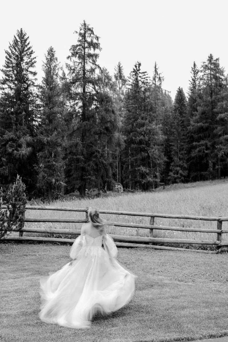 Willowby Style Number 50712 - 5