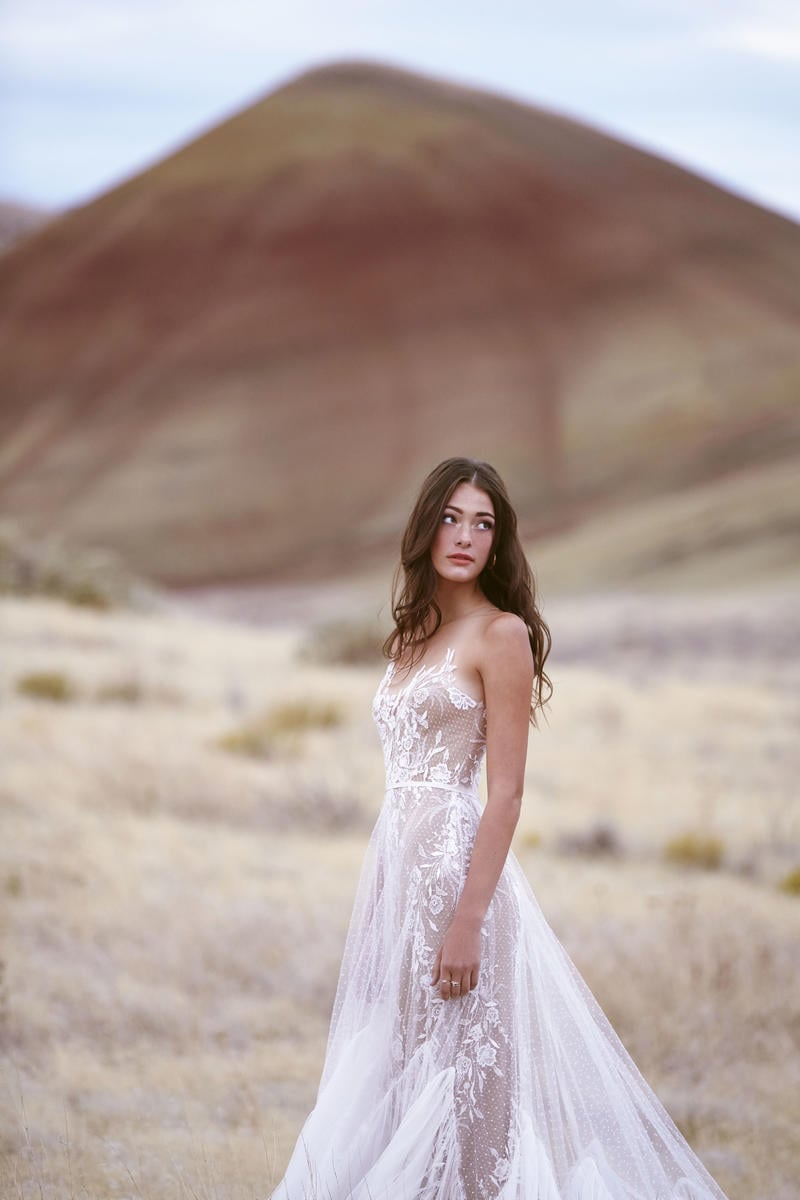 Willowby Style Number 52715 - 4