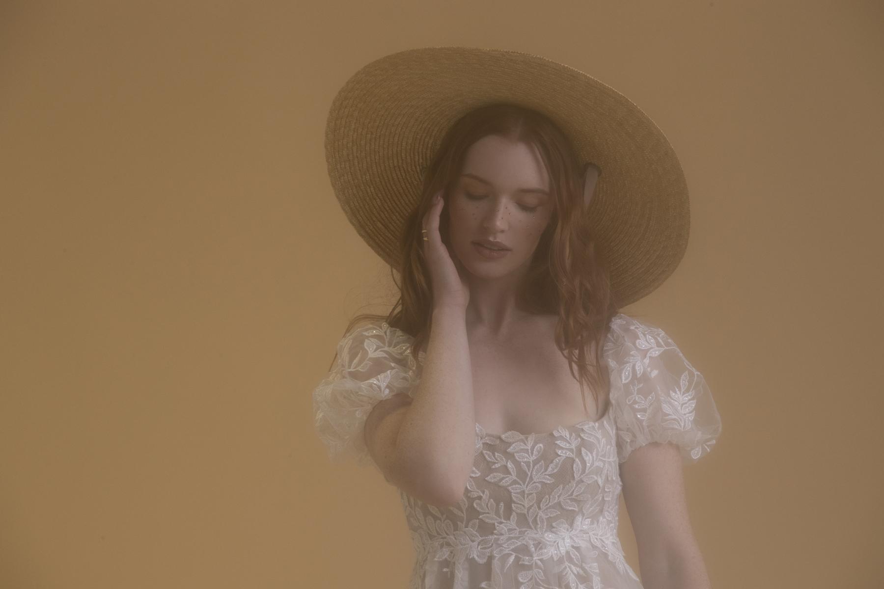 Willowby Style Number 56125 - 5