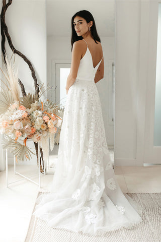 Willowby Style Number 56600 - 2