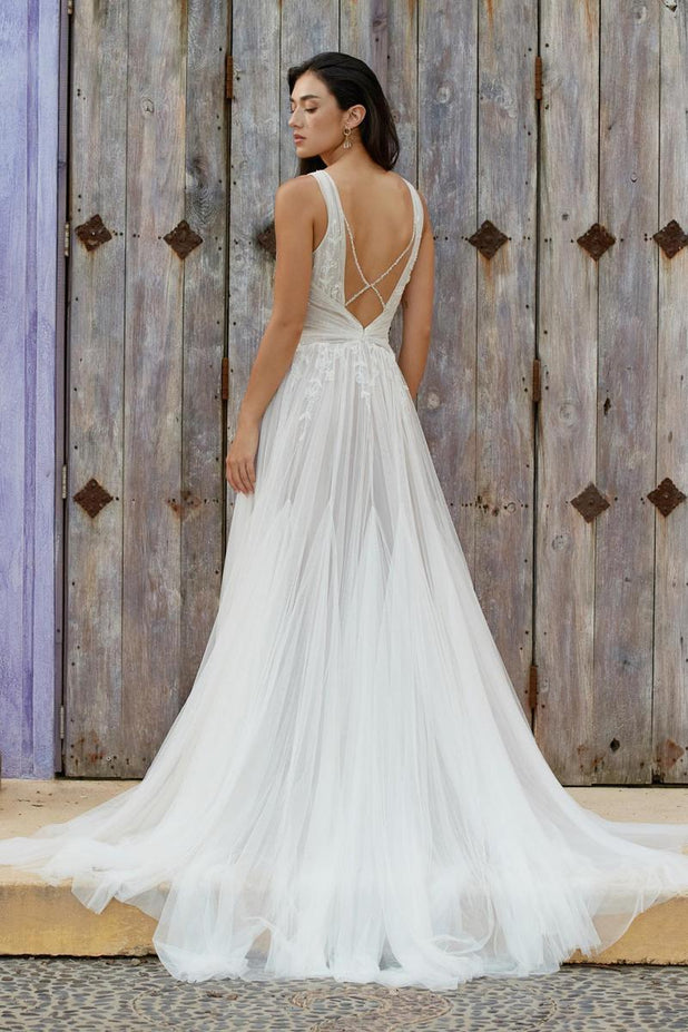Willowby Style Number 58600 - 2