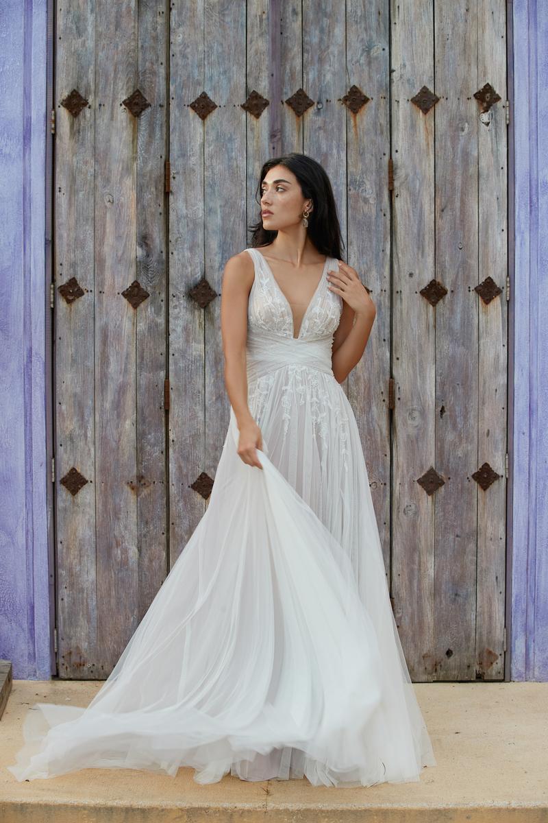 Willowby Style Number 58600 - 3