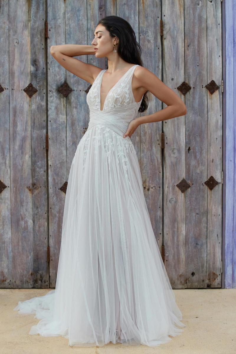 Willowby Style Number 58600 - 1