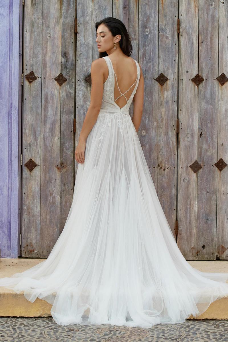 Willowby Style Number 58600 - 2