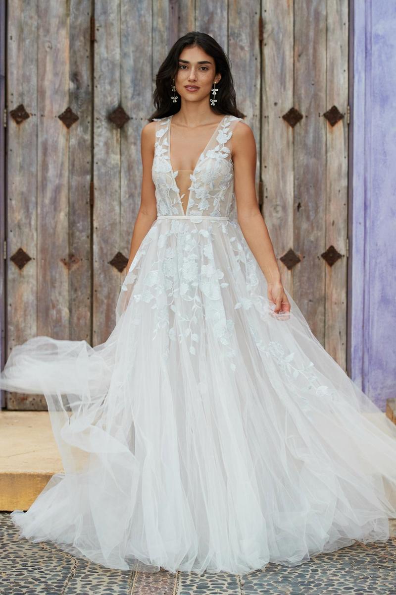 Willowby Style Number 58714 - 3
