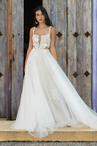 Willowby Style Number 58716 - 1