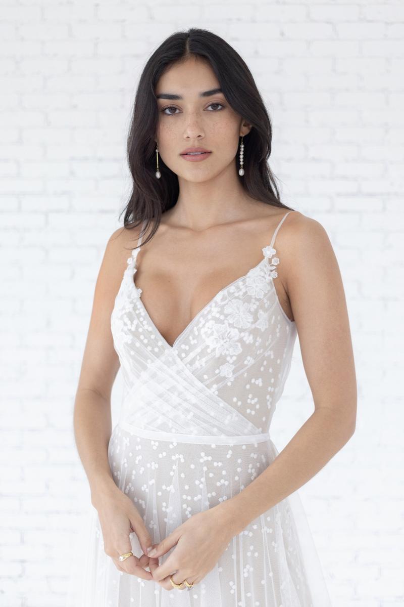 Willowby Style Number 59103 - 5