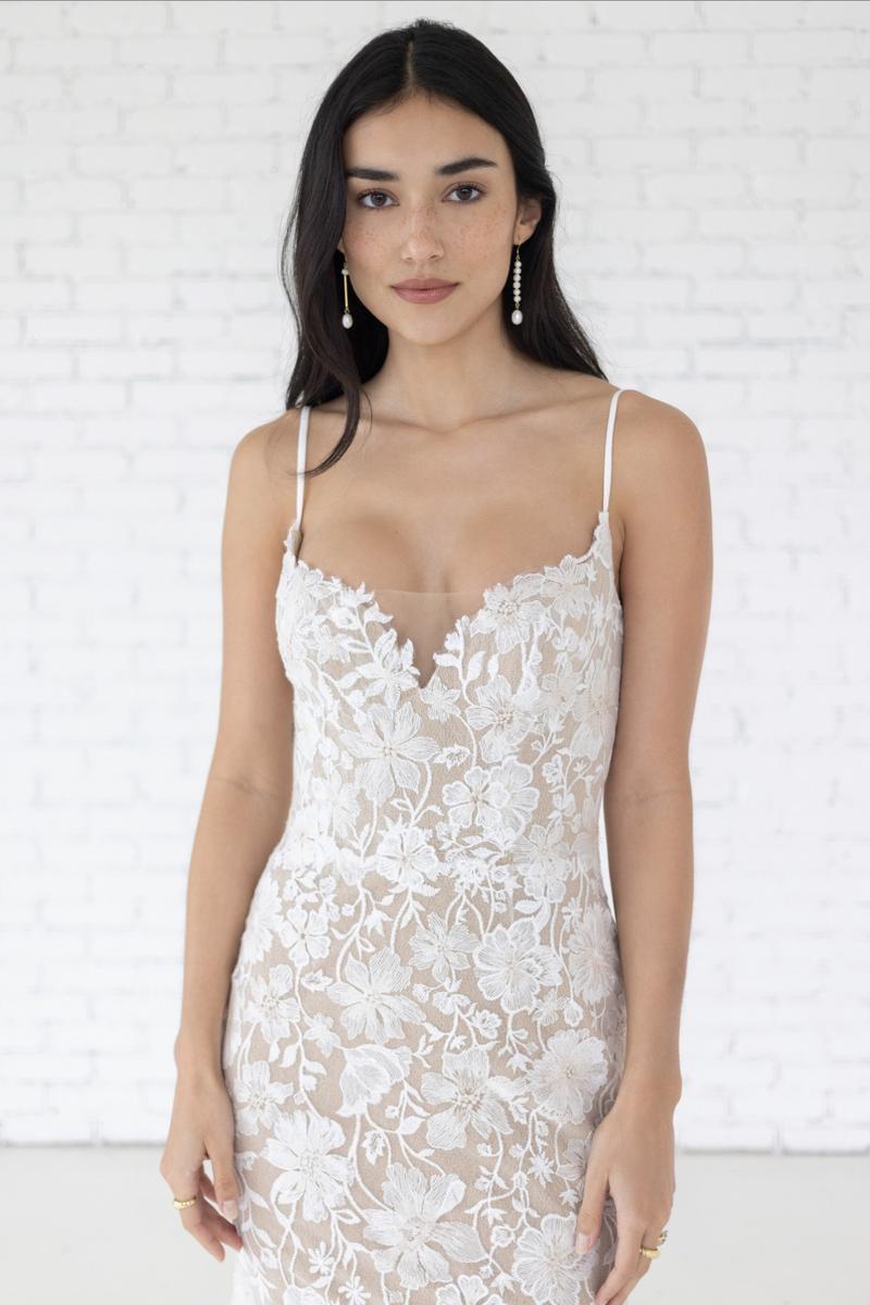 Willowby Style Number 59107 - 5