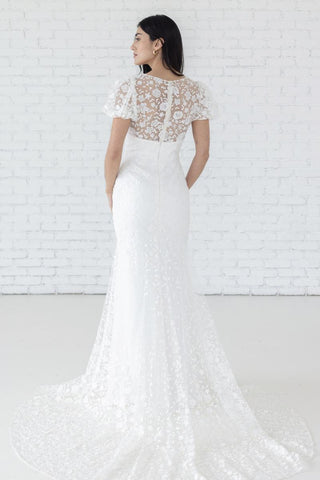 Willowby Style Number 59111 - 2