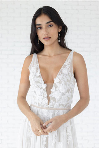 Willowby Style Number 59114 - 3