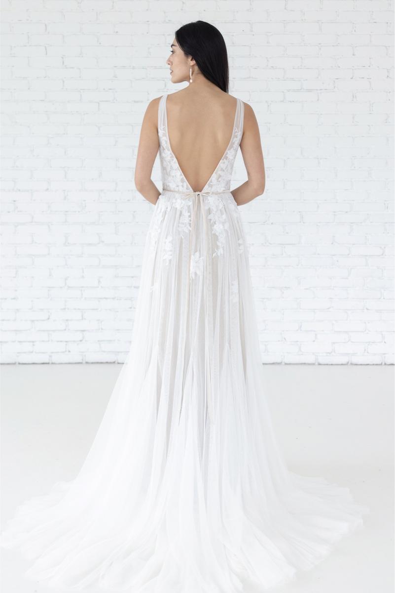 Willowby Style Number 59114 - 2