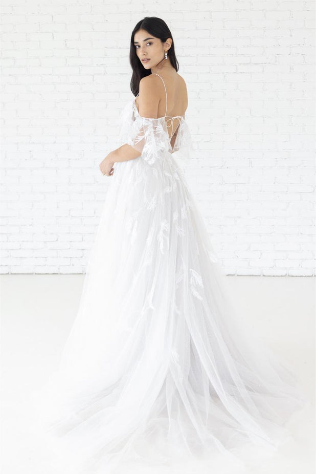 Willowby Style Number 59606 - 2