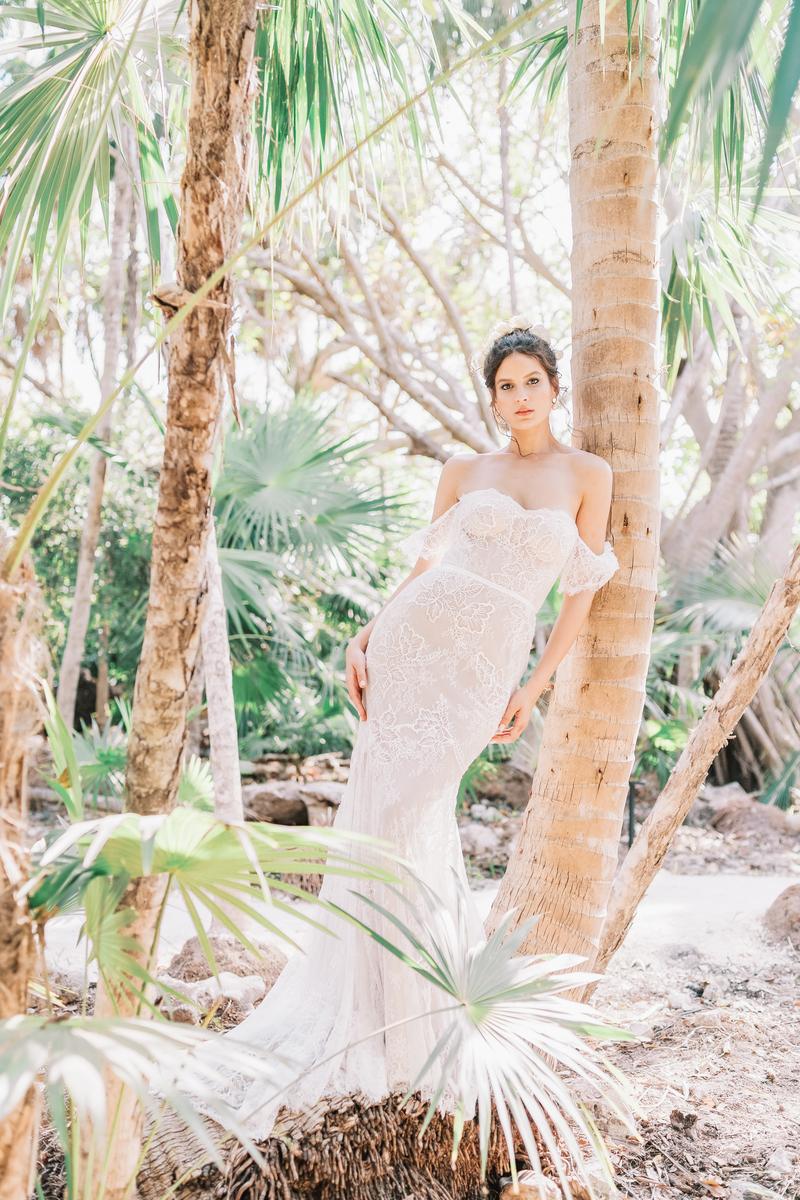 Willowby Style Number 59703 - 5