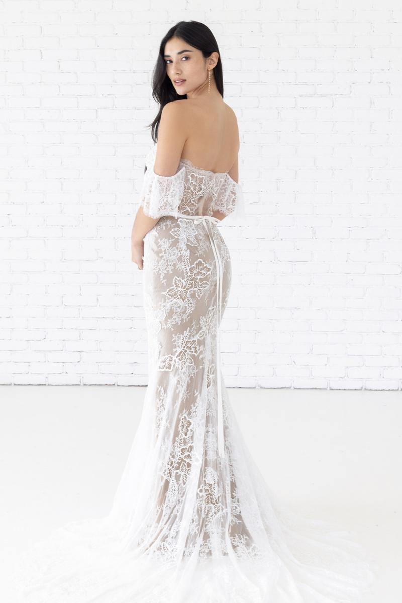 Willowby Style Number 59703 - 2