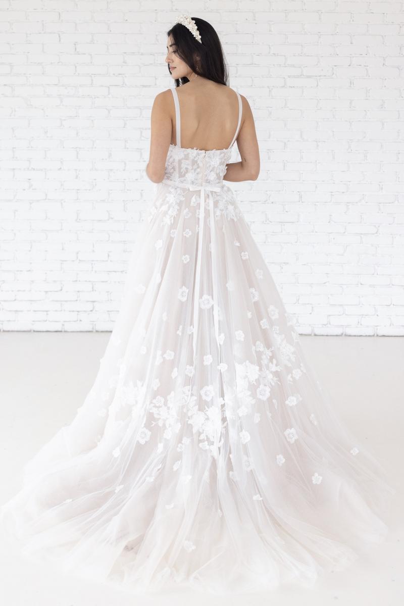 Willowby Style Number 59707 - 2